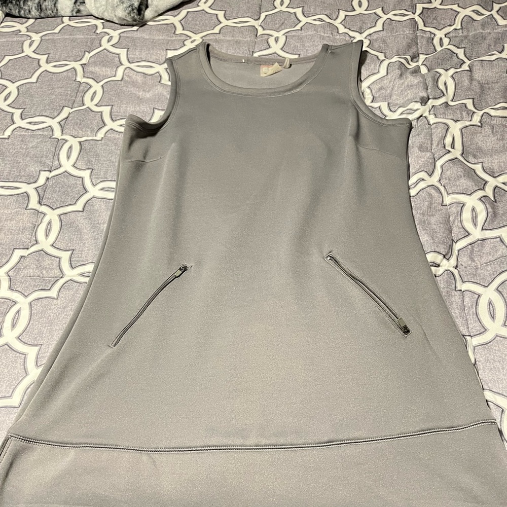 Athleta Sleeveless Black Active Dress Size M. 2 front pockets
